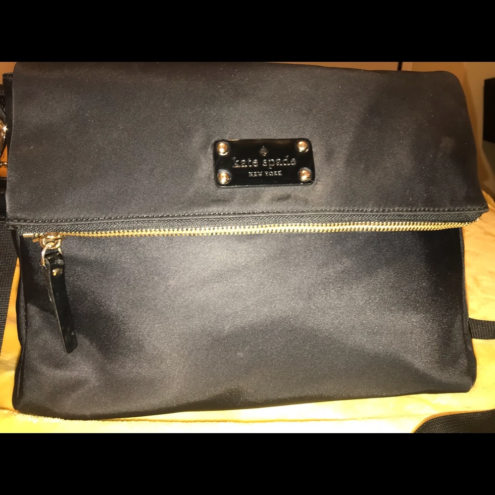 Black and gold KATE SPADE crossbody. Nylon. 